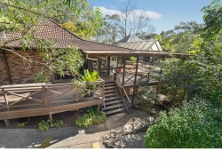 Avoca Beach Hotel