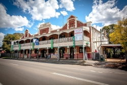 Bellbird Hotel