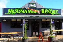 Commercial Hotel Moonambel