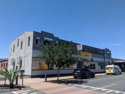 Commercial Hotel
