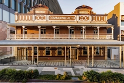 Commonwealth Hotel