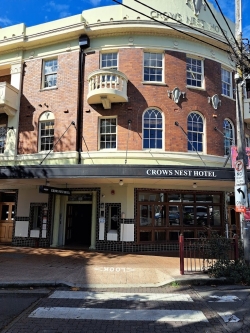 Crows Nest Hotel