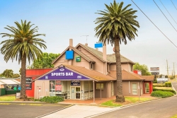 Deer Park Hotel