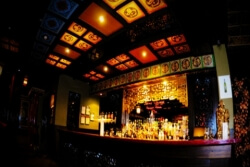 Deluxe Bar & Lounge