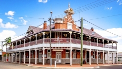 Drover's Inn Hotel & Motel