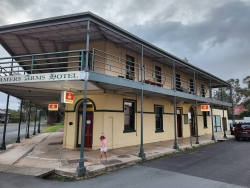 Farmers Arms Hotel