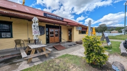 Farmers Hotel