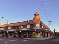 Horse & Jockey Hotel