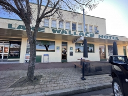 Lake Wallace Hotel