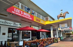 Lees Hotel (Ingham)