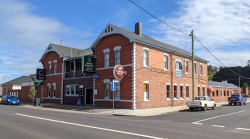 Mackeys Royal Hotel