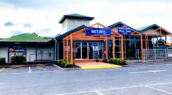 Mac's Hotel