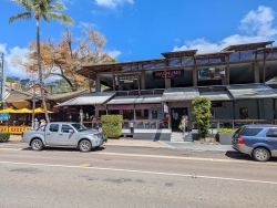 Magnums Airlie Beach Hotel