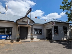 Meredith Hotel ( TOP PUB )