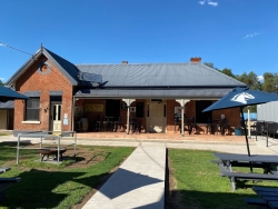 Moonan Flat Pub