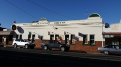 Mount Jeffcott Hotel