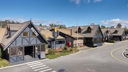 Olde Tudor Motor Inn