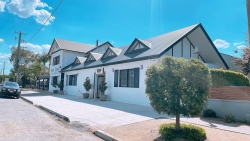 Palm & Pawn Motor Inn & Tavern