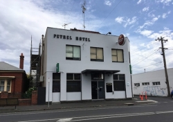 Petrel Hotel