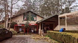 Pig & Whistle Tavern