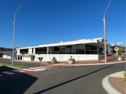 Queens Hotel Gladstone