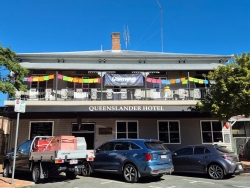 Queenslander Hotel