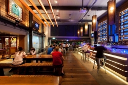 Rattle n Hum Bar and Grill