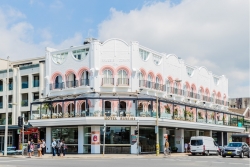 Ravesi's Hotel