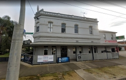 Riverside Hotel-Bottom Pub