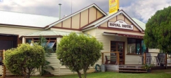Royal Hotel Kalbar