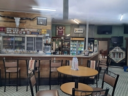 Royal Hotel Mount Larcom