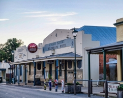 Telegraph Hotel & Black Dog Bistro
