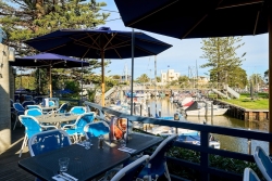 The Bridge Hotel Mordialloc