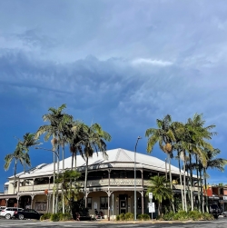 The Middle Pub