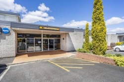 Top of the Town Hotel Motel