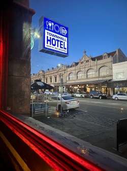 Town Hall Hotel