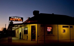 TYDVIL HOTEL & BISTRO