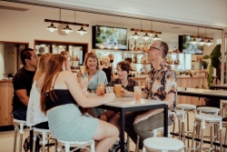 V -wall Tavern Blue Water Brasserie