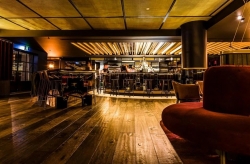 Waterslide Bar